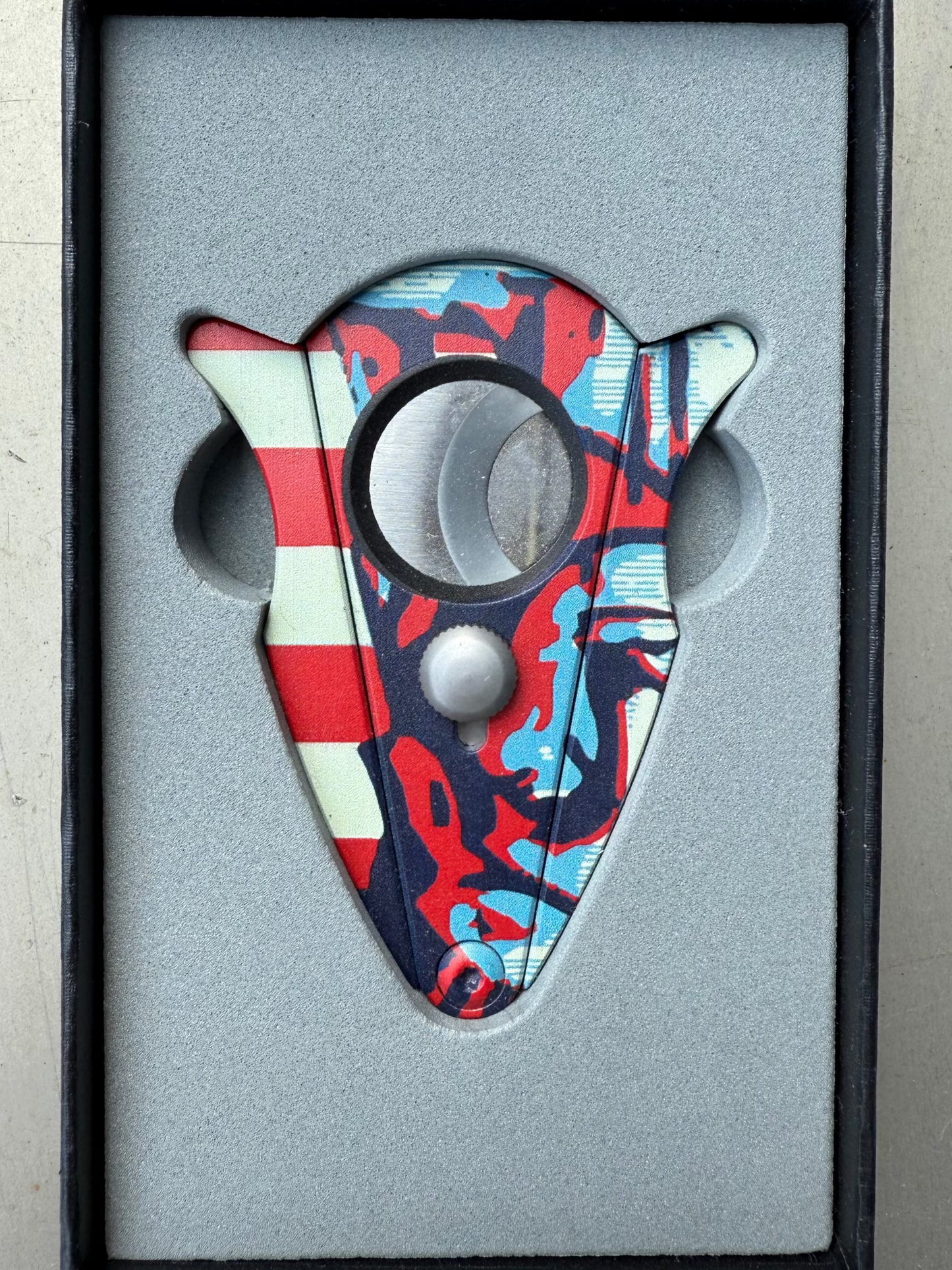 Graphic Guillotine Cutter