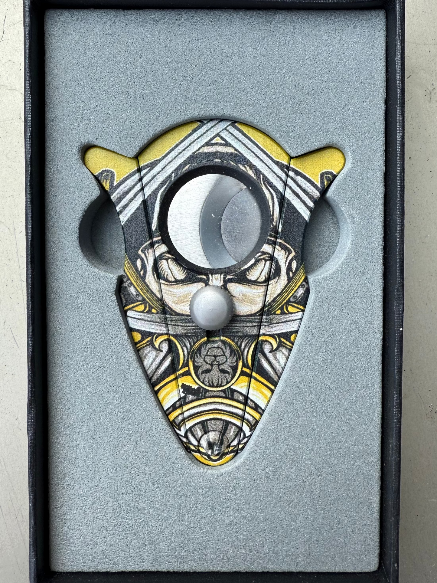 Graphic Guillotine Cutter